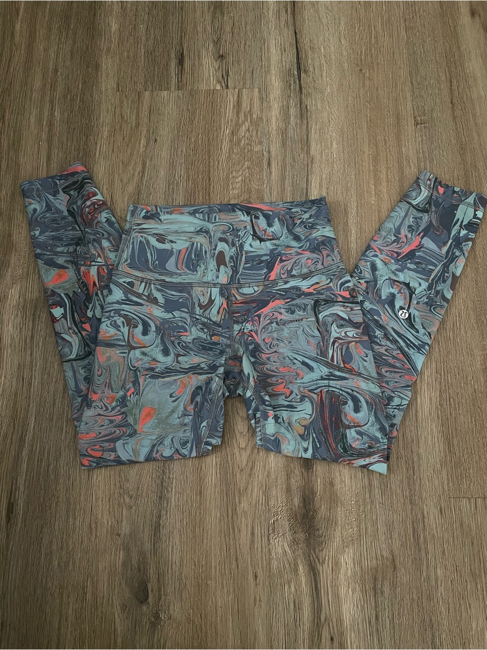 Lululemon pants size 6
